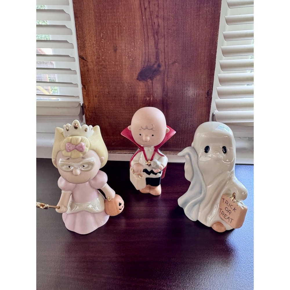 Lenox Peanuts Tricks & Treats Halloween 2009 Figurines Set of 3 Linus Sally